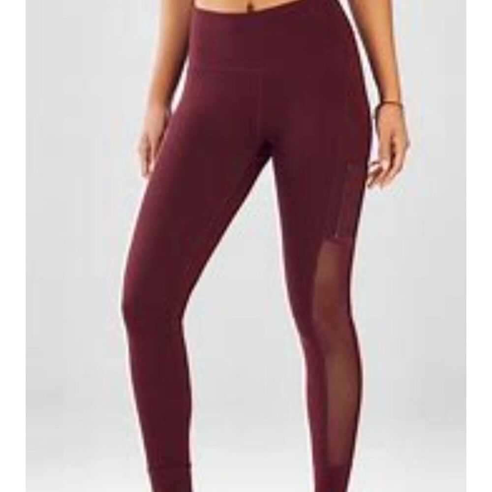 Fabletics Powerhold Yoga Pants in Maroon Mesh sides w/ pockets | SZ Small